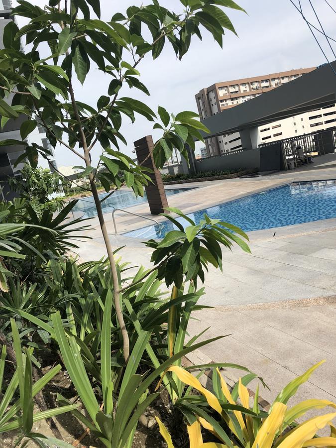4q Tower D Manhanttan Heights Cubao Qc *